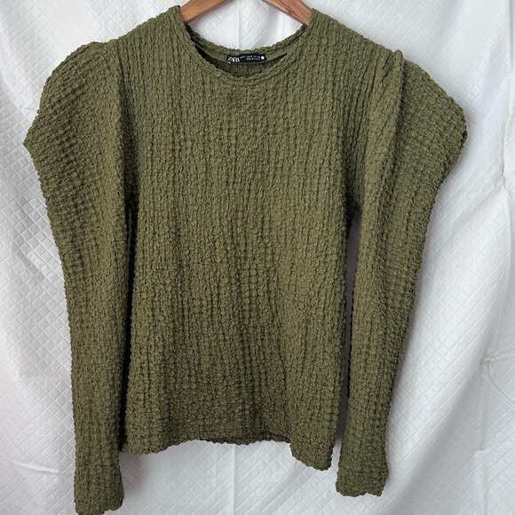 Zara Tops - Zara Olive longsleeve stretch Pullover